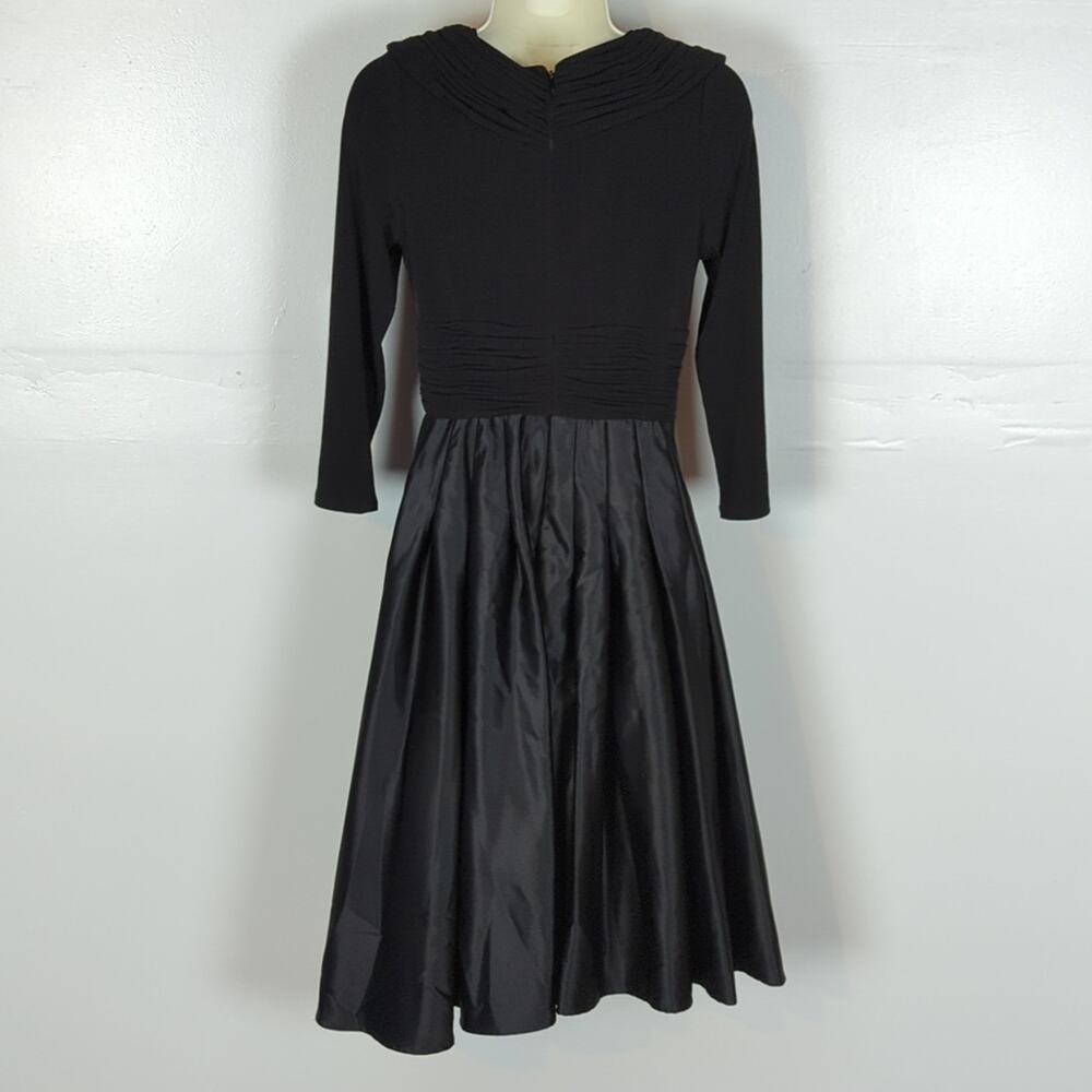 Eliza J Retro Inspired Dress - Picture 5 of 11